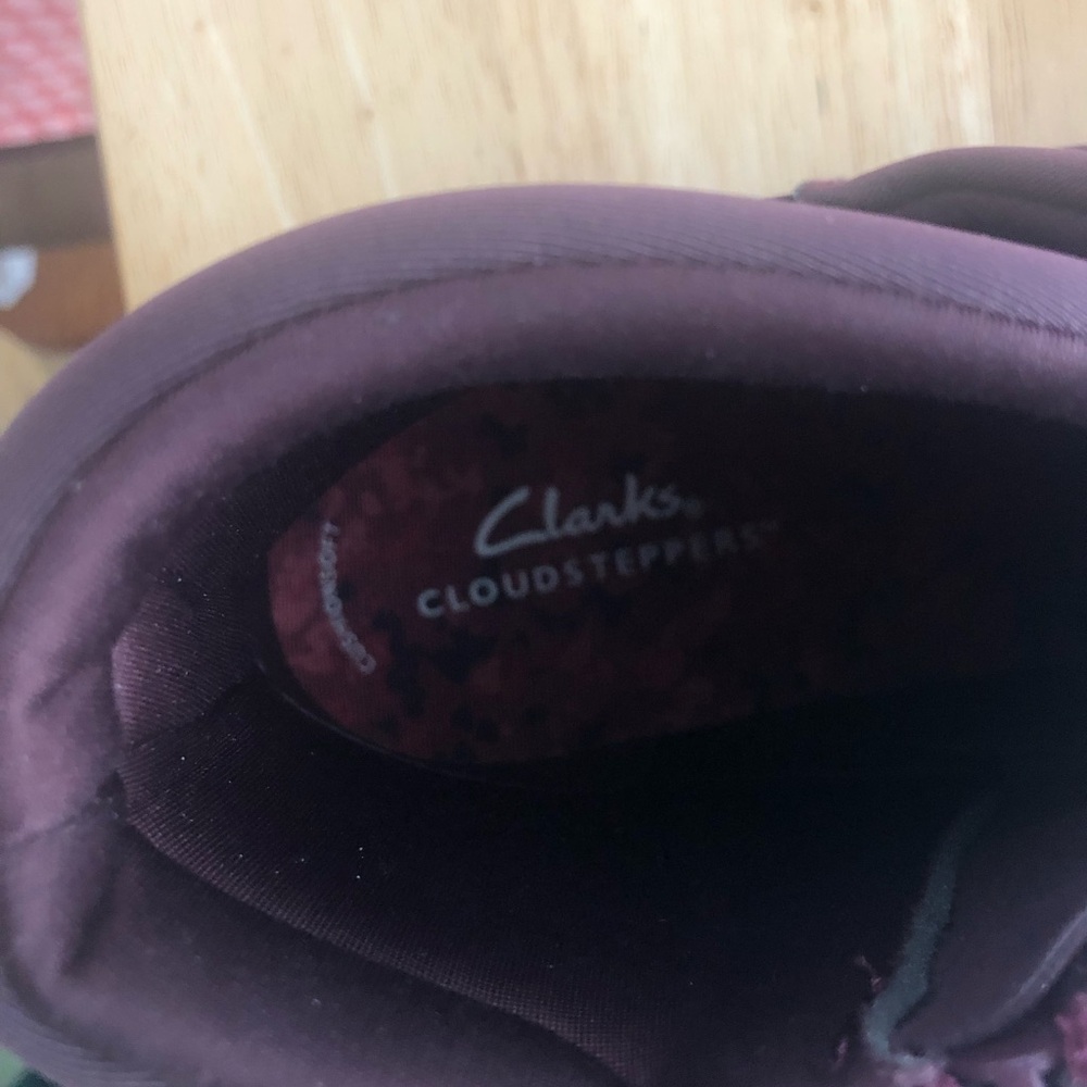 NWOT Clarks Cloudsteppers Purple Burgundy Breeze Dusk Booties Boots Size 9 - Picture 7 of 14